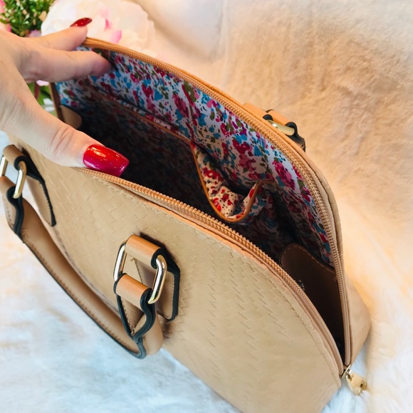 🌸NWOT TAN/BEIGE DOME HANDBAG - FLORAL LINING🌸 - Picture 8 of 8